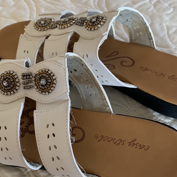 Easy Street Women’s Jeweled Slip On Sandals Size 11W EUC - Picture 6 of 6